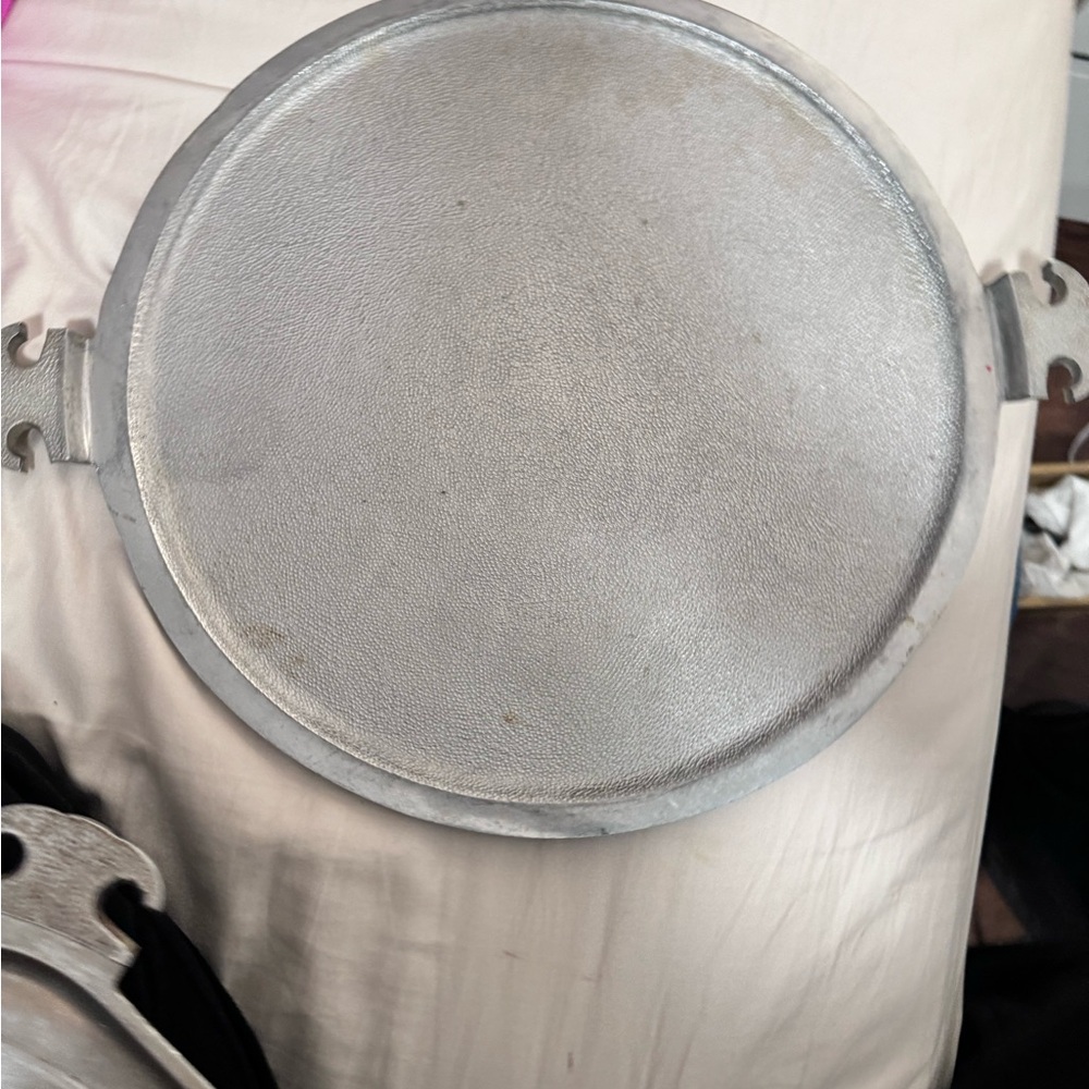 Vintage guardian serviceware